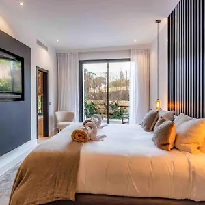 https://blizz-boutique-hotel-marbella.1costadelsol.com